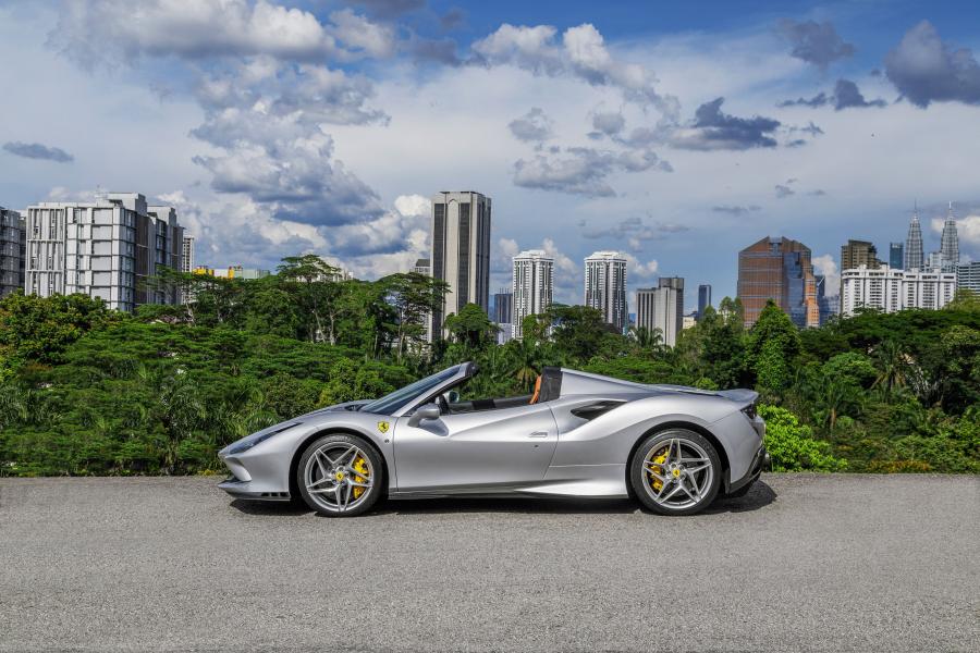  Ferrari F8 Spider 2020 года  (фото 3 из 13)